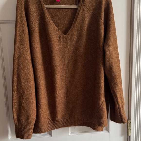 Vince Camuto Women's Tan V-Neck Sweater - Picture 2 of 8
